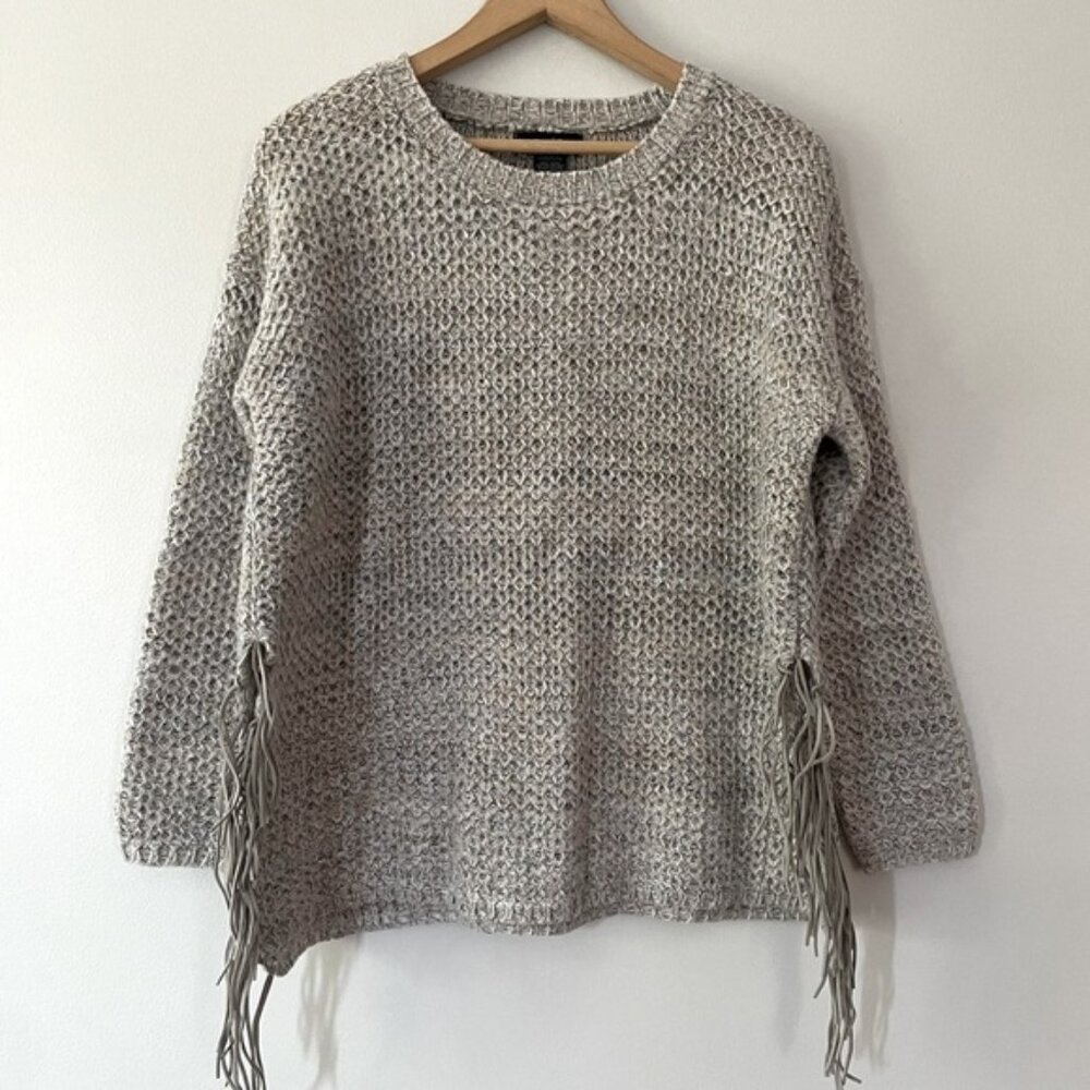 Zaria Grey Beige Fringe Western Boho Sweater Size Medium bin 1W